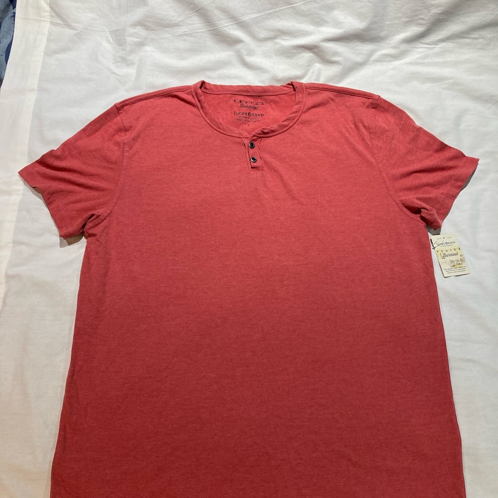 Lot of 2 Men’s Lucky Brand Camo Jeep/ Venice Burnout T-shirts. Size large, NWT! - Picture 6 of 11